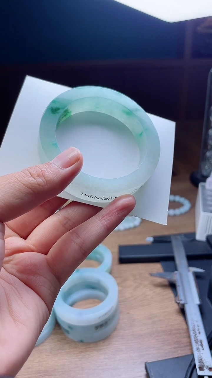 未镶嵌手镯定制翡翠未定制