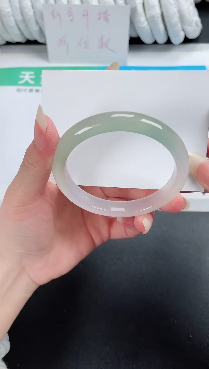 【闪购商品】石英质玉手镯未镶嵌326-58.5