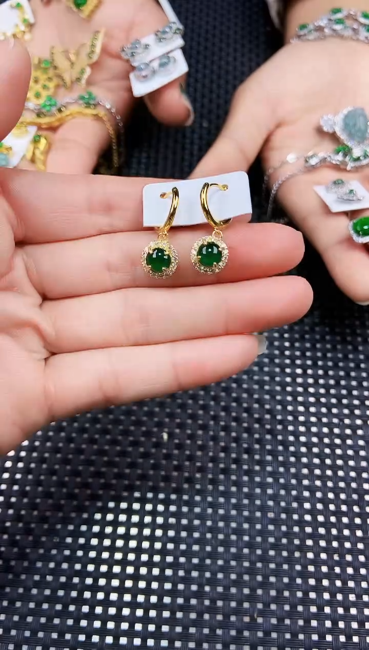 【闪购商品】翡翠耳饰未镶嵌11111111