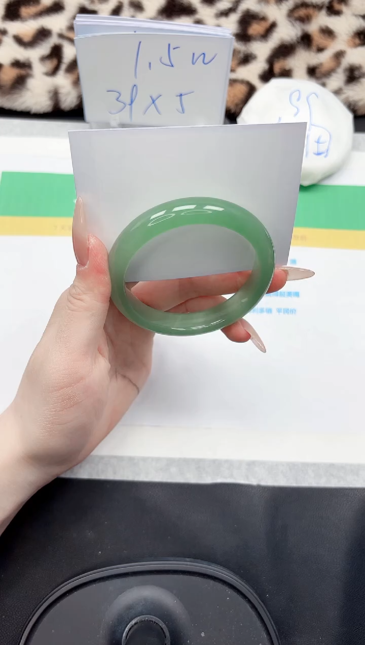 【闪购商品】石英质玉手镯未镶嵌233-60