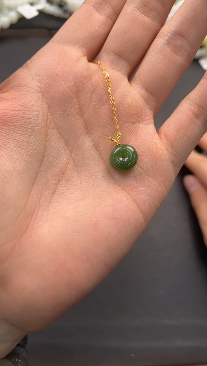 未镶嵌手串和田玉一***记俄碧吊坠微色差