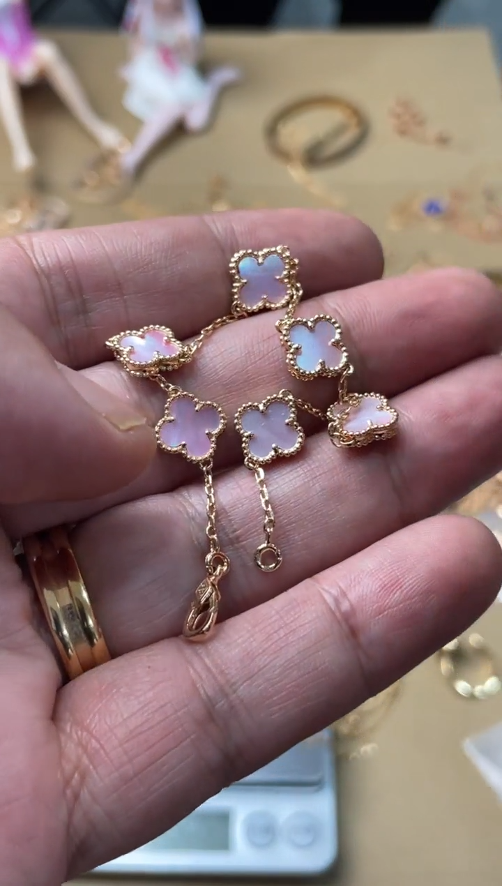 瓷片嘉荣当康大姐fu的总铺