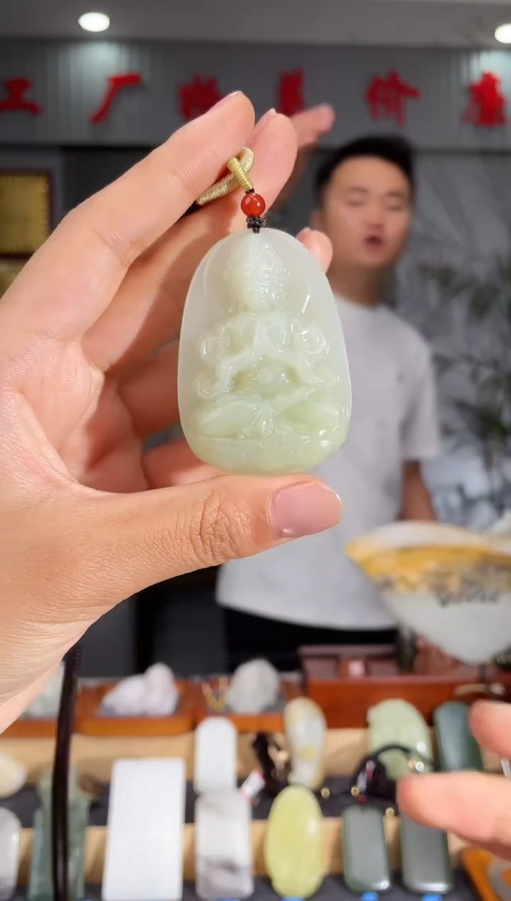 和田玉未镶嵌颈饰1