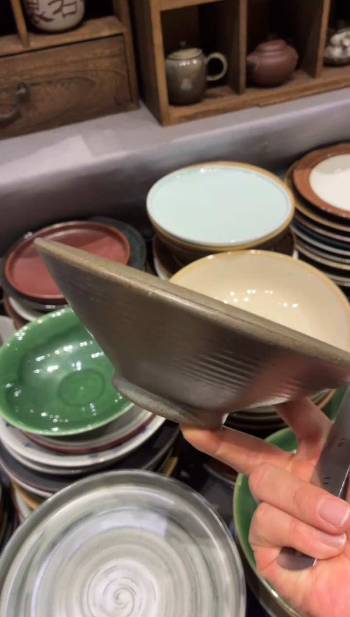 瓷片豹***浣977蓝色紫砂斗笠碗1个