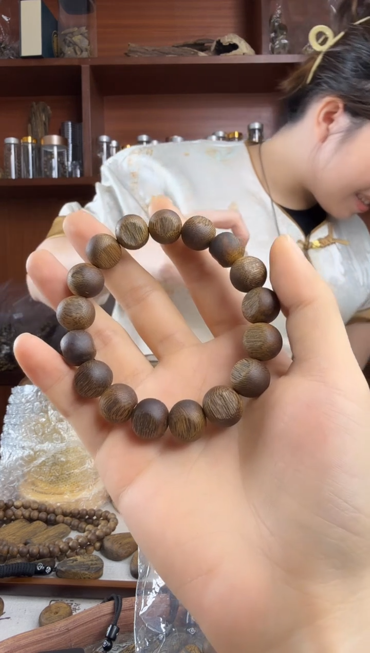 沉香手串遇****香奇楠沉香沉水浮卡1.0圆珠单圈手串一条