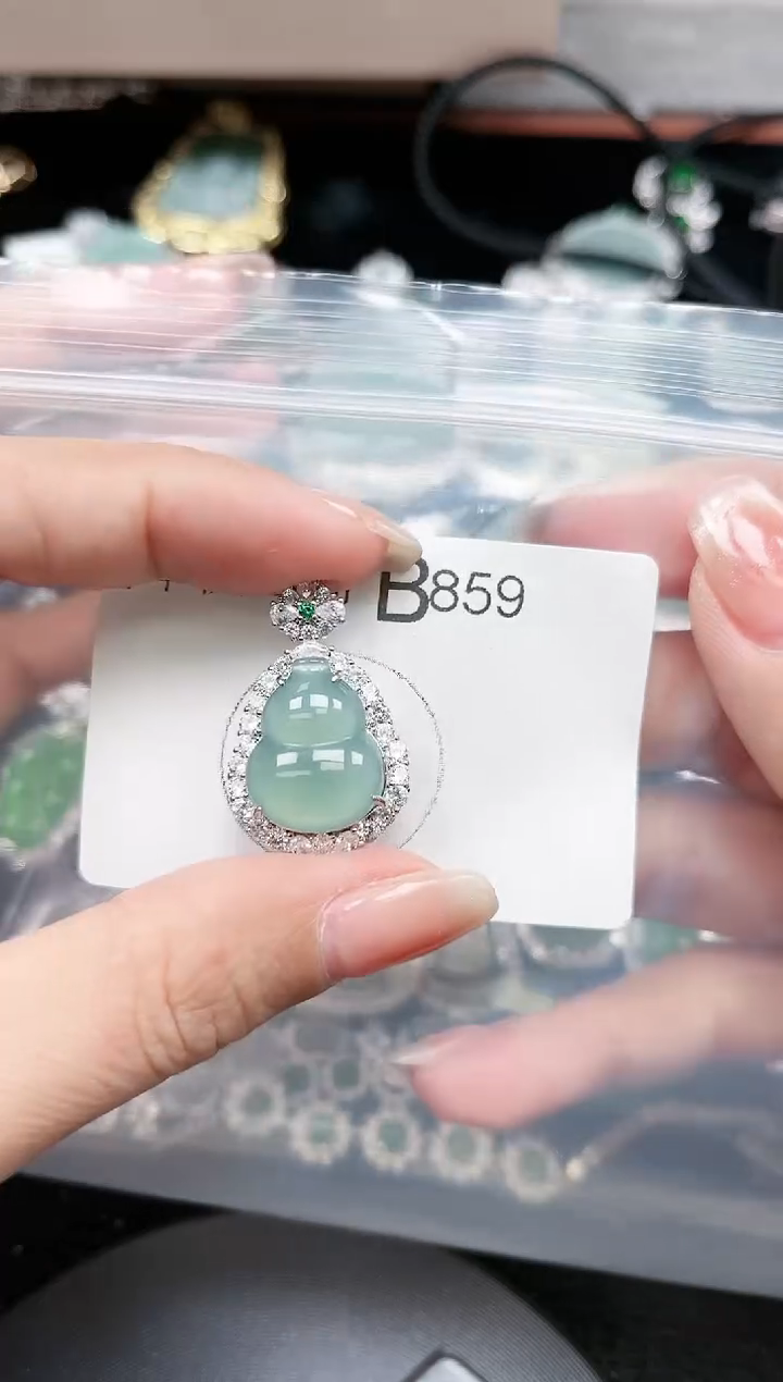 【闪购商品】翡翠颈饰未镶嵌359赠皮绳