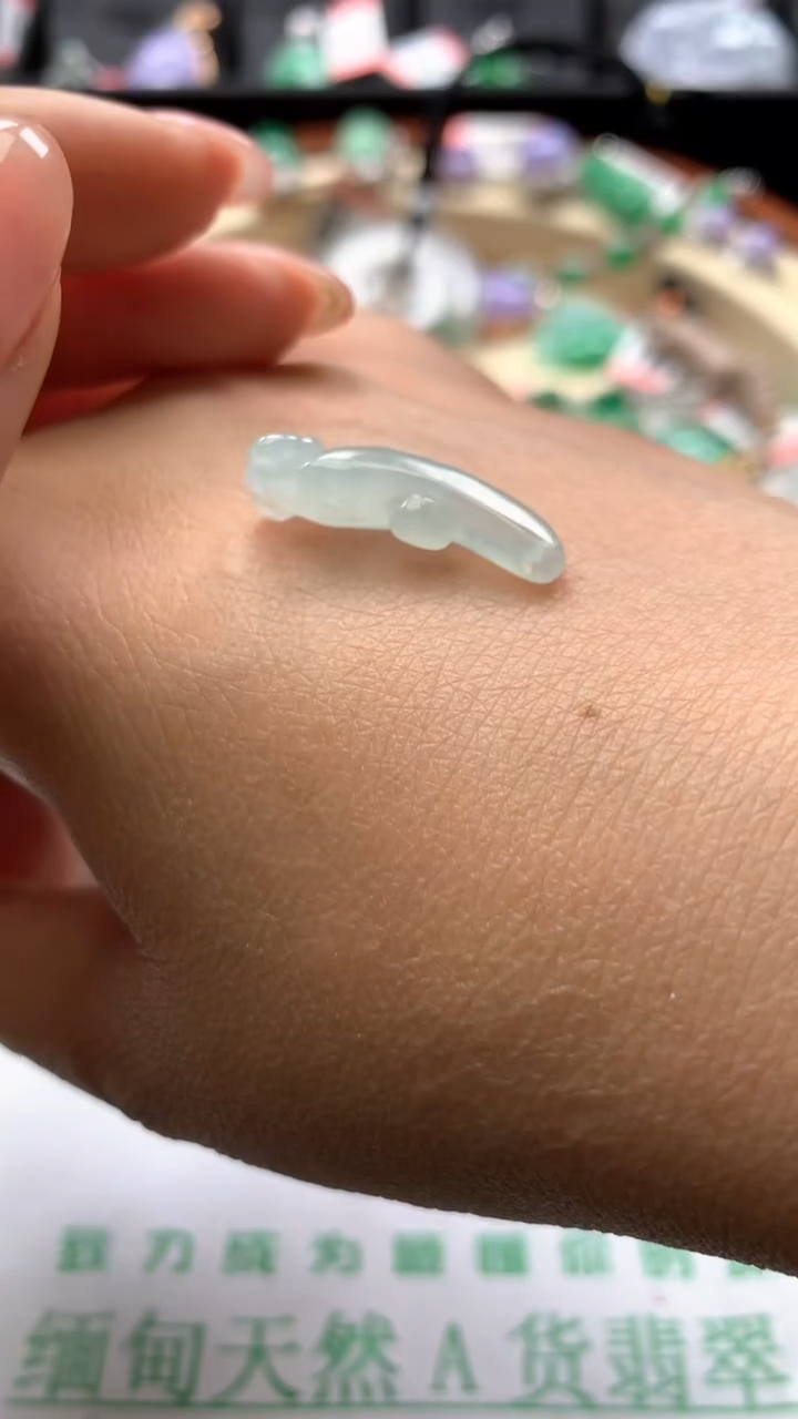 【闪购商品】翡翠颈饰未镶嵌天然A货翡翠没运费险