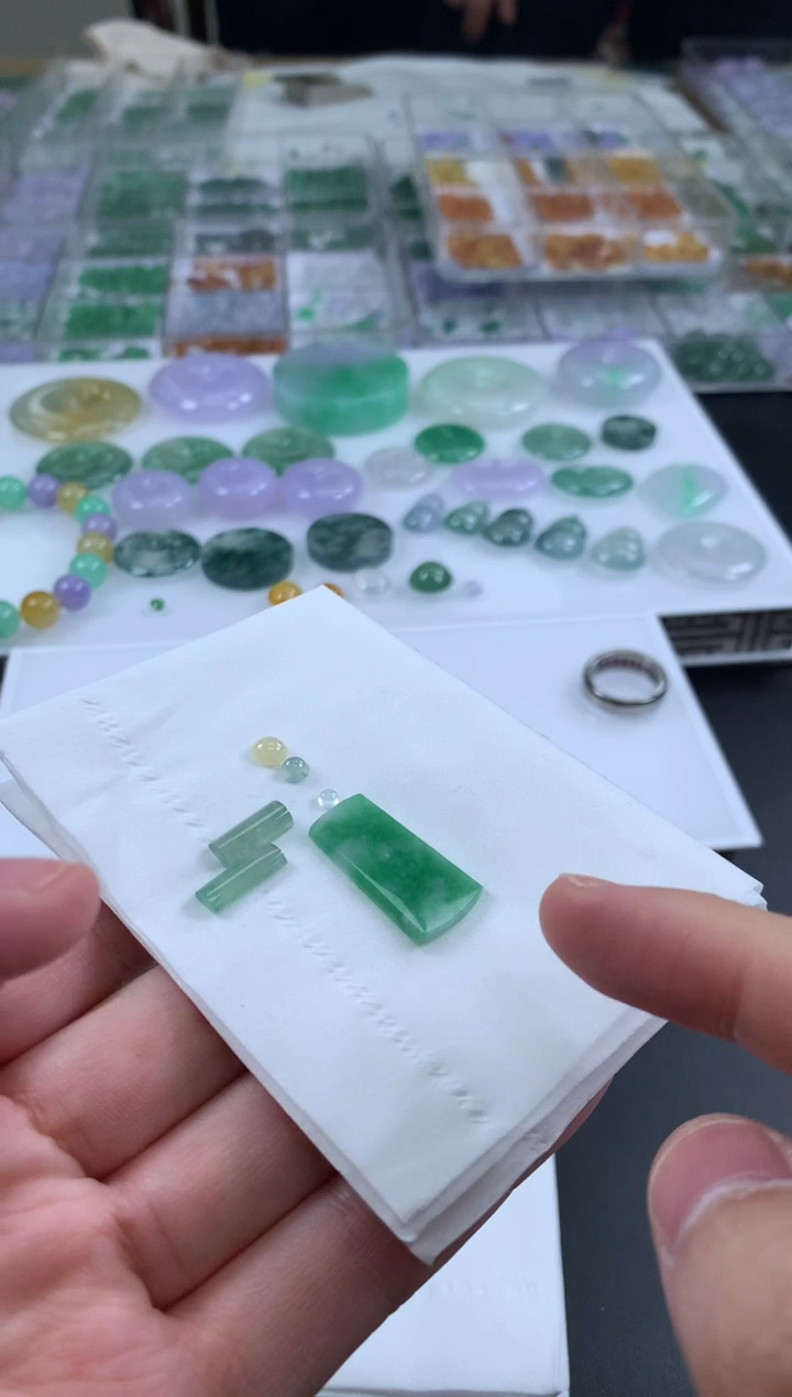 【闪购商品】定制翡翠未镶嵌翡翠