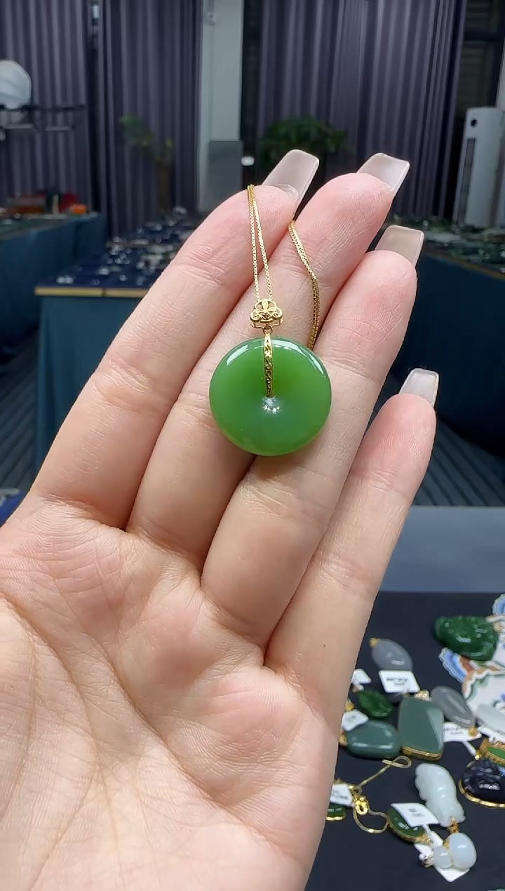 和田玉18K金镶嵌挂件1