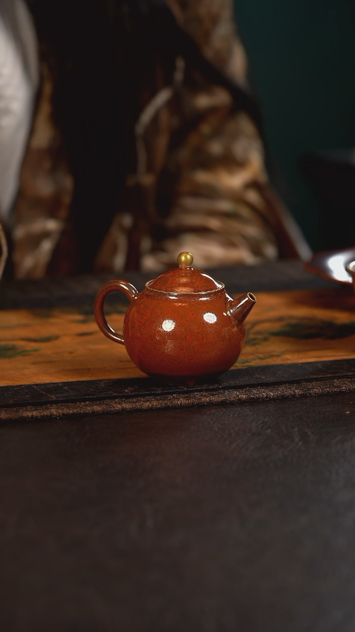 【闪购商品】杯聚澜堂描金红金花釉小球球壶