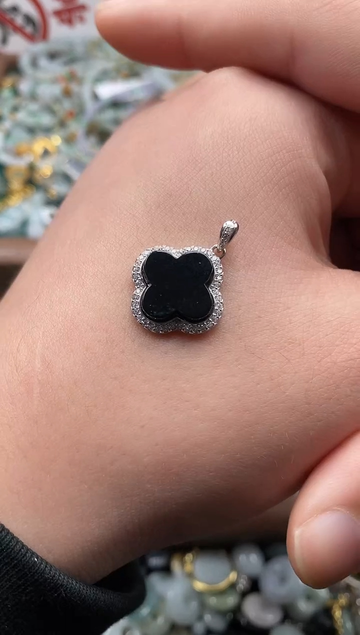 【闪购商品】翡翠颈饰未镶嵌哥哥