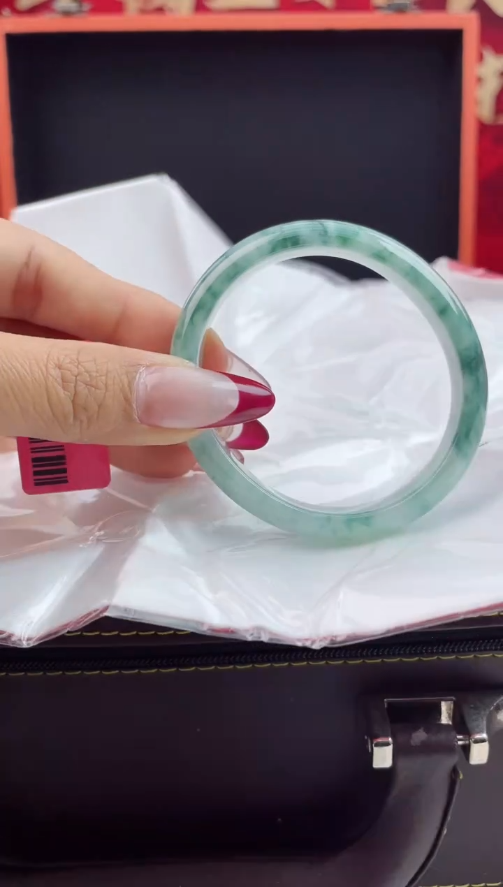 【闪购商品】翡翠手镯（贵妃镯）未镶嵌8翡翠手镯