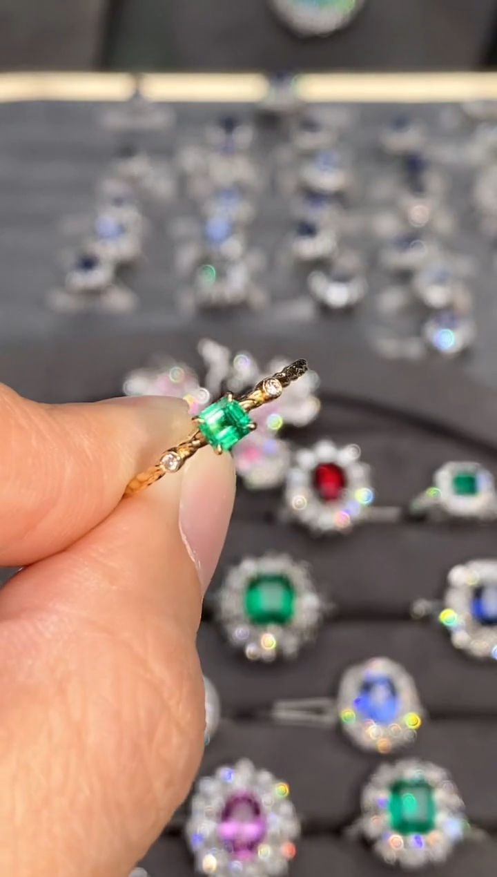 【闪购商品】祖母绿戒指18K金镶嵌0.3ct/新年开工价
