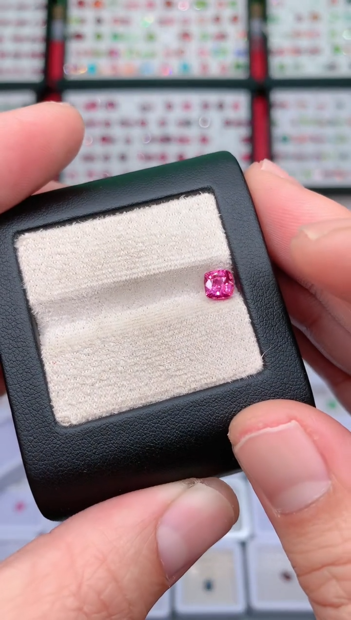 【闪购商品】尖晶石裸石未镶嵌1.01ct越南