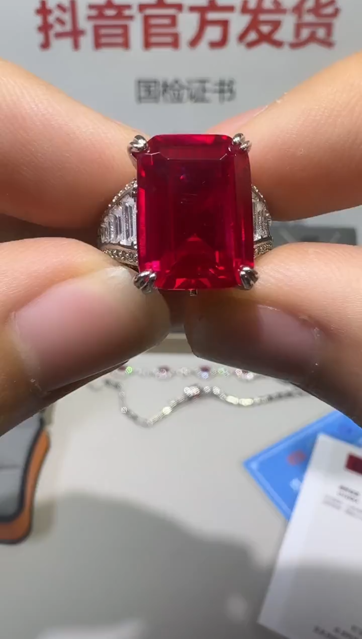 18K金镶嵌戒指红宝石3