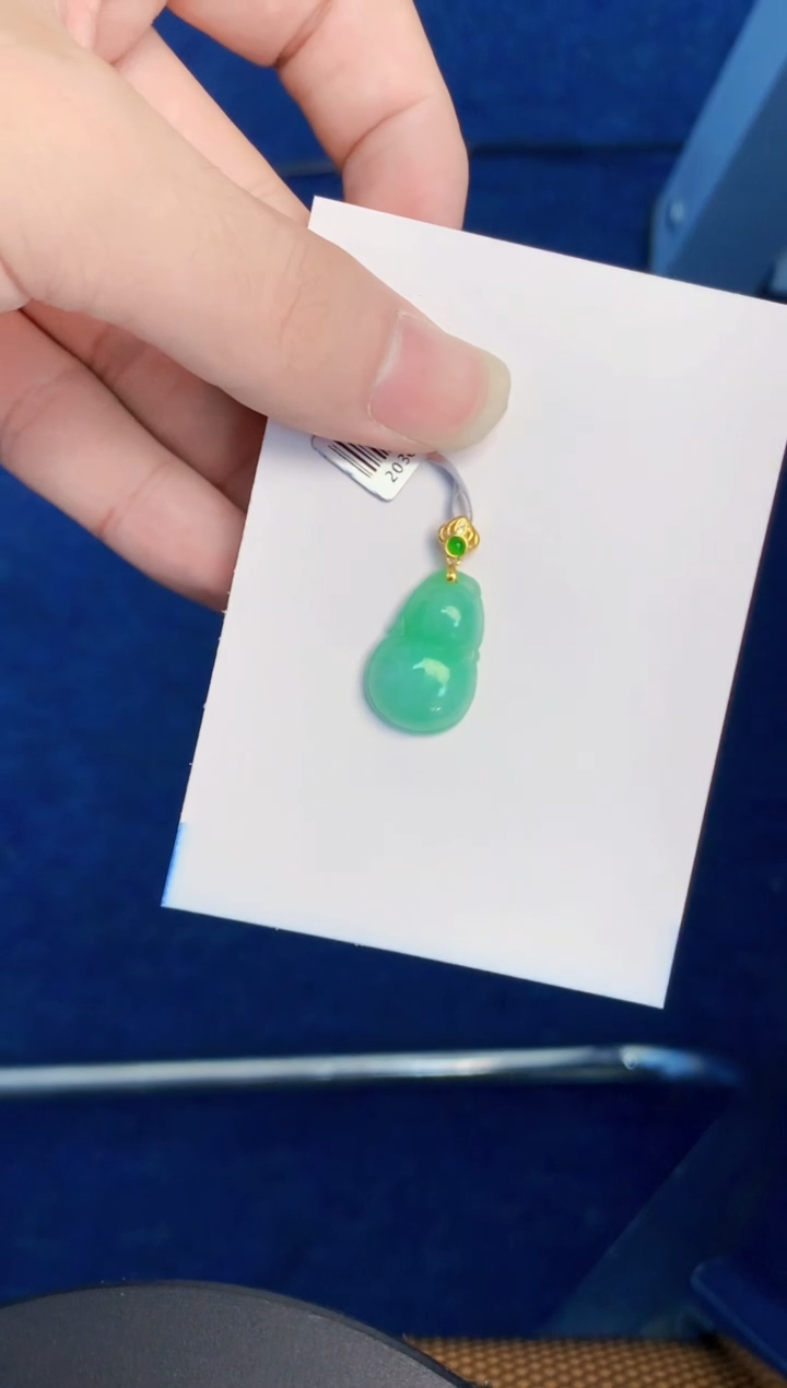 翡翠未镶嵌颈饰        1