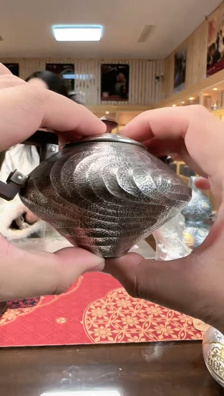 【闪购商品】足银999线条流云熏色泡茶壶