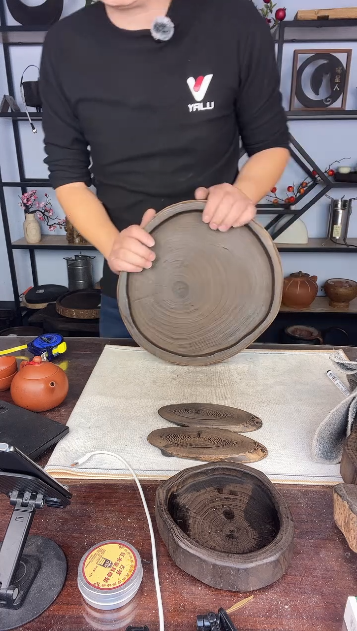 北**里银杏木  738   