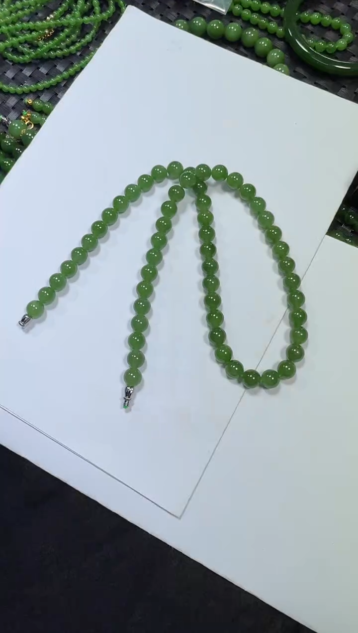 项链未镶嵌和田玉（碧玉）俄料无黑点8m阳绿妈妈链