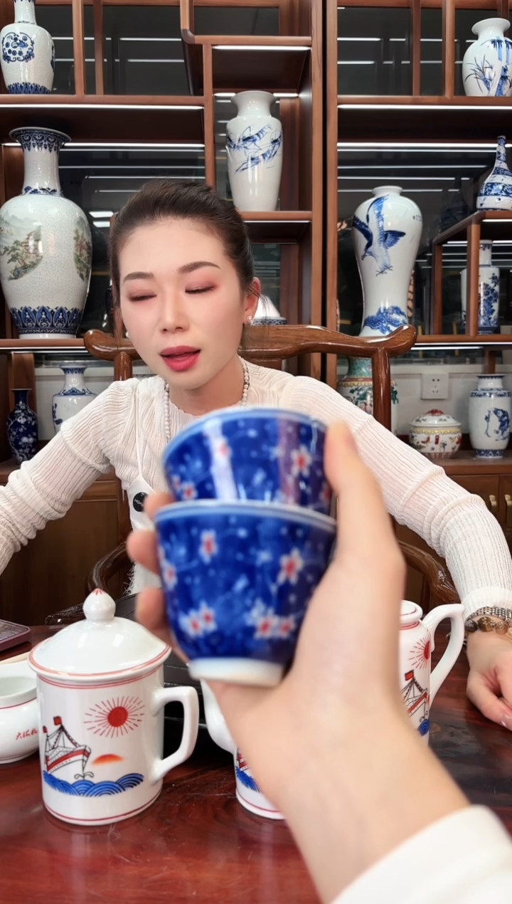 A05景德镇冰梅杯两只