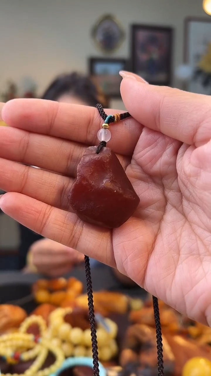 琥珀颈饰未镶嵌吊坠