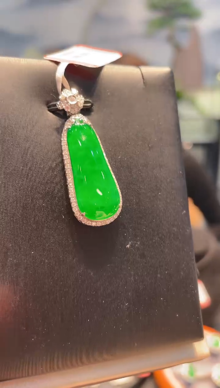 【闪购商品】翡翠颈饰18K金镶嵌A58天然A货翡翠