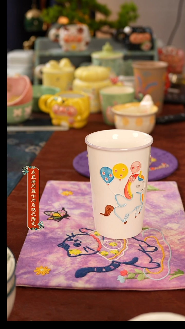 摆件陶景德镇手工手绘卡哇伊美器
