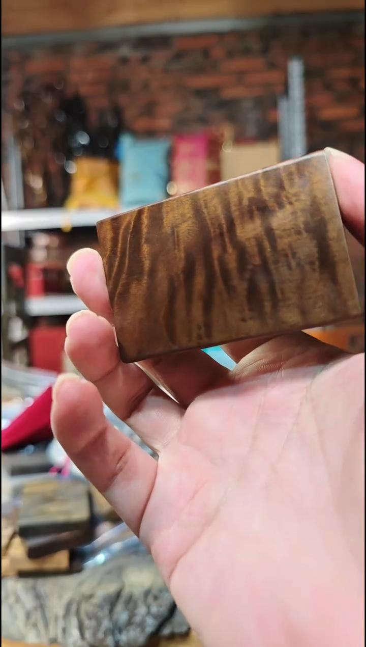 金丝楠无事牌手把件