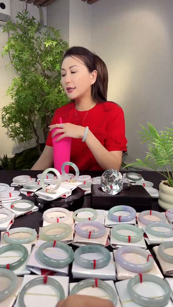 【闪购商品】翡翠手镯未镶嵌正圈