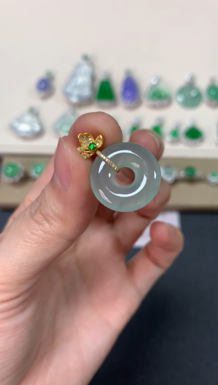 【闪购商品】翡翠吊坠(不含链)18K金镶嵌饕鬄纹吊坠2680