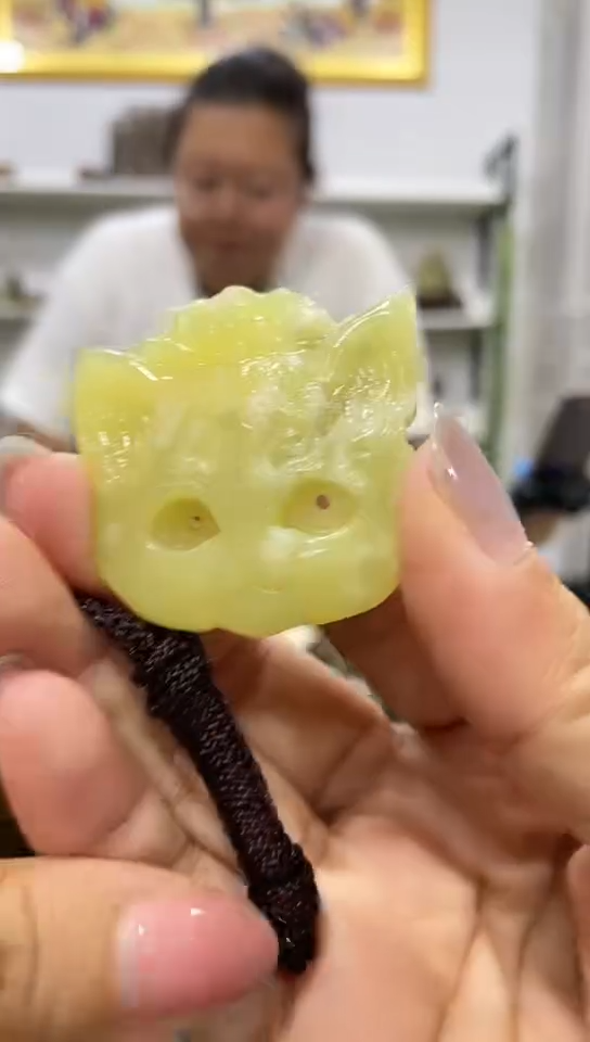 岫玉未镶嵌挂件 