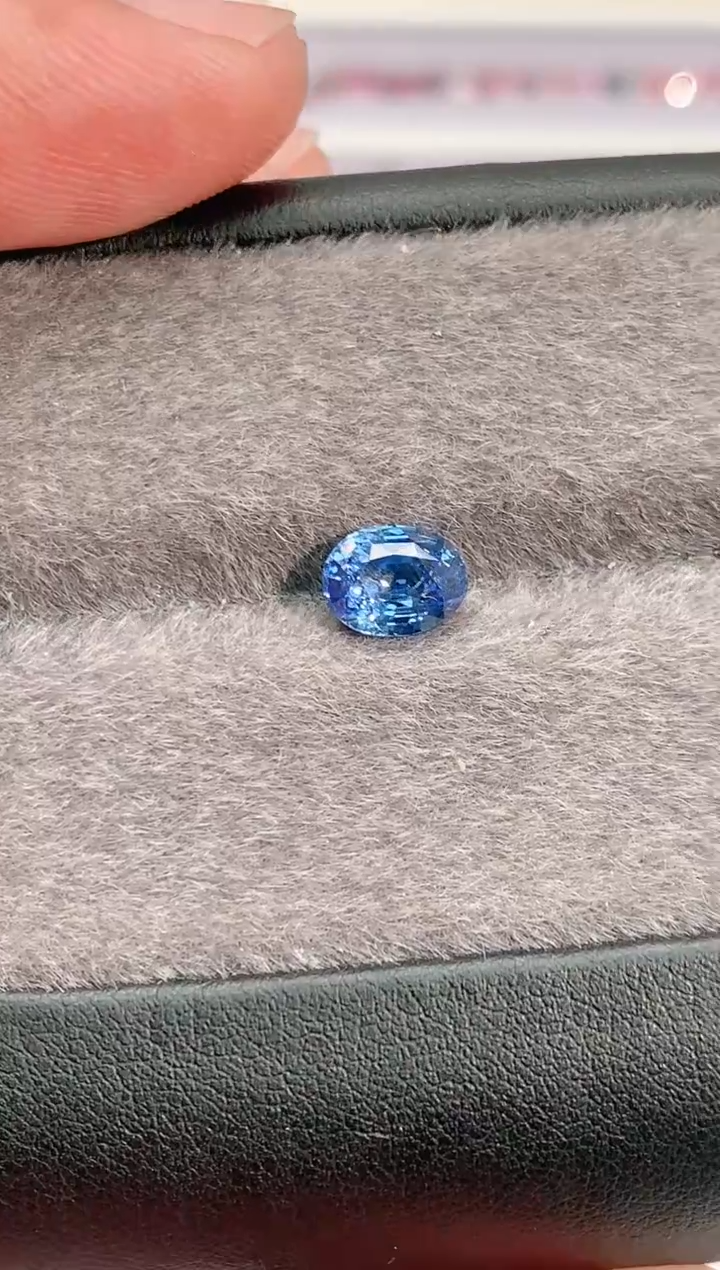 裸石蓝宝石2.08-8200天然无烧矢车菊蓝宝石