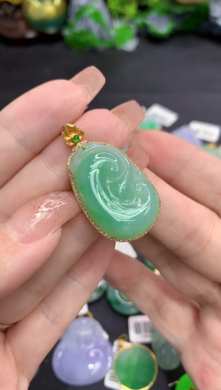 吊坠(不含链)18K金镶嵌翡翠11
