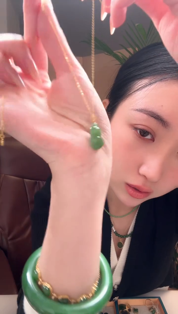 【闪购商品】和田玉吊坠(不含链)18K金镶嵌1