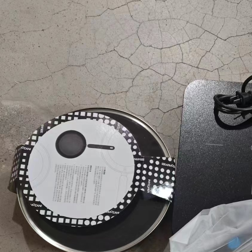 精选家用电磁炉黑色