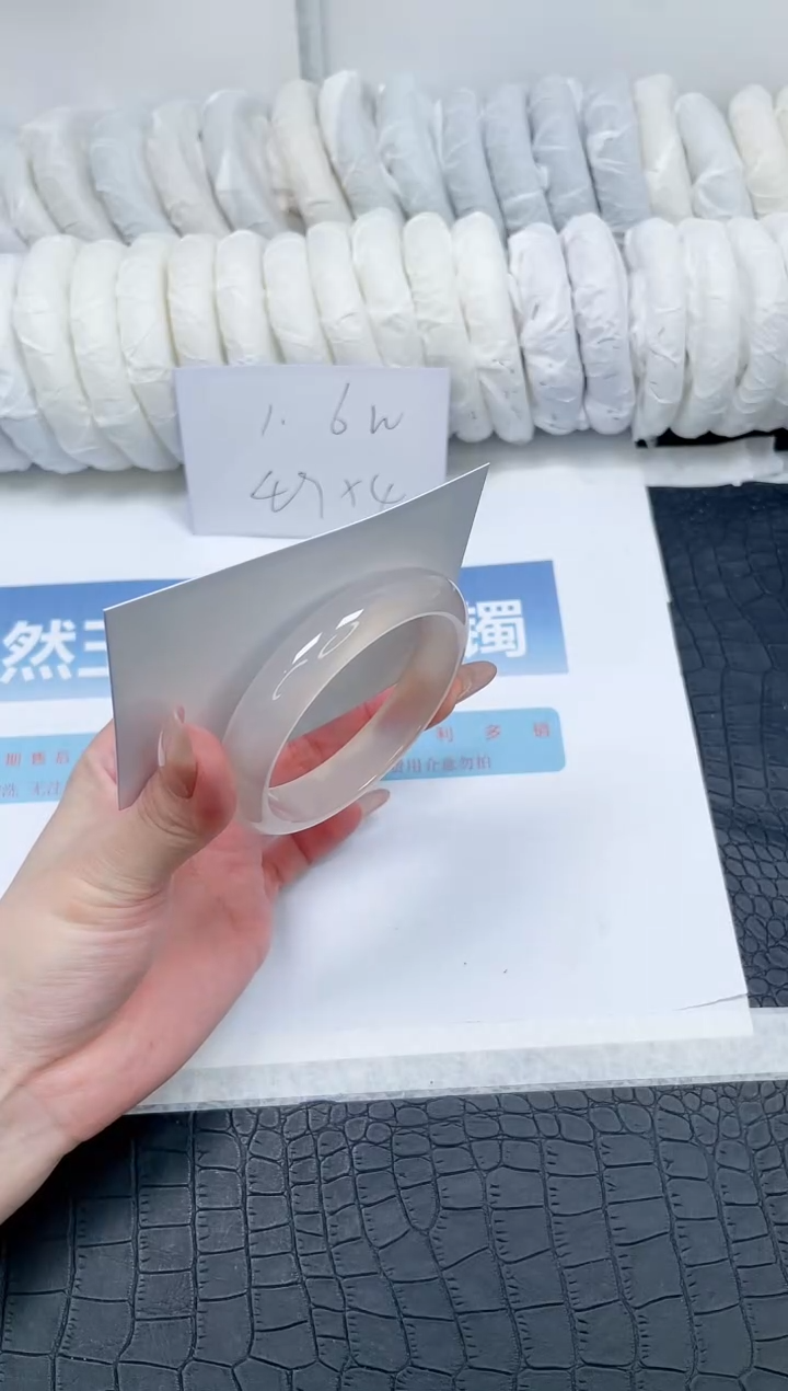 【闪购商品】石英质玉手镯未镶嵌O169-58