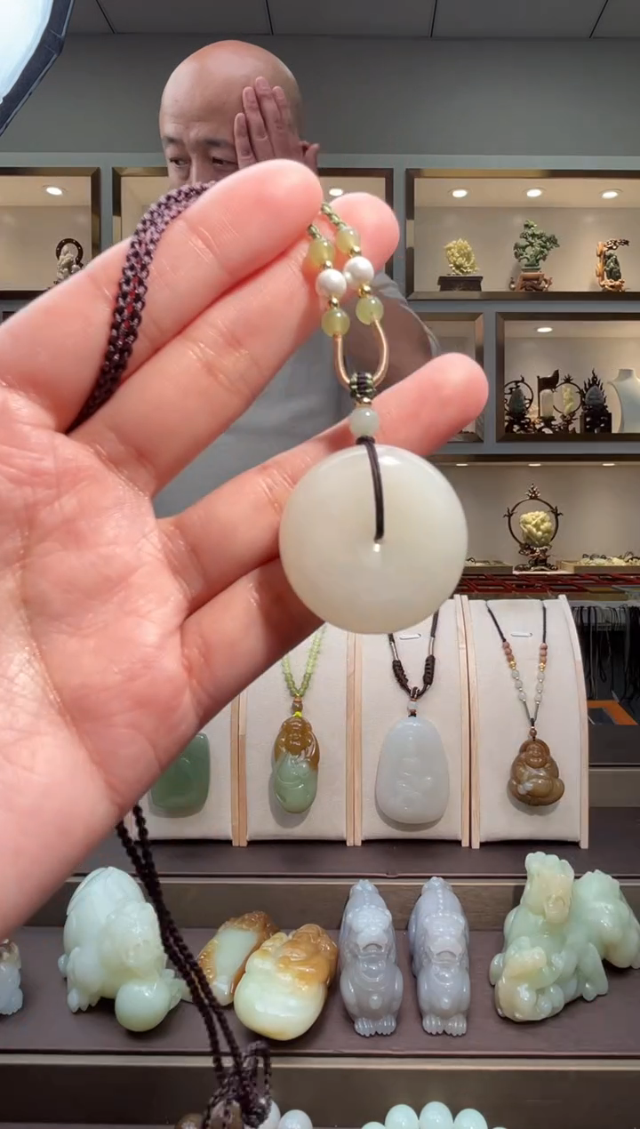 颈饰未镶嵌和田玉苏