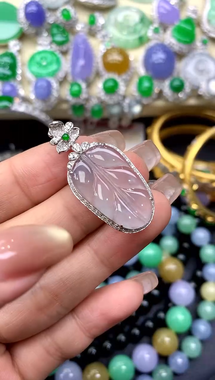 颈饰18K金镶嵌翡翠236-中国好珍宝