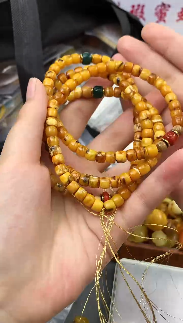 未镶嵌琥珀珠宝奇石35