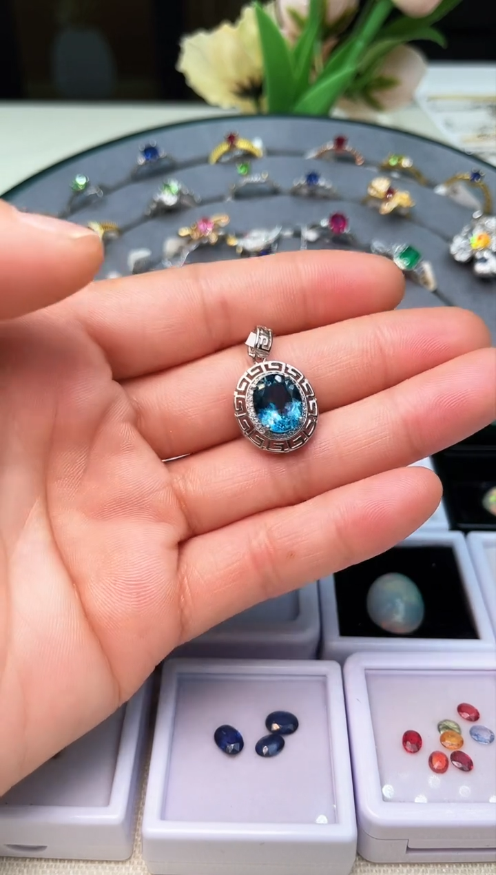 【闪购商品】托帕石颈饰银S925镶嵌吊坠