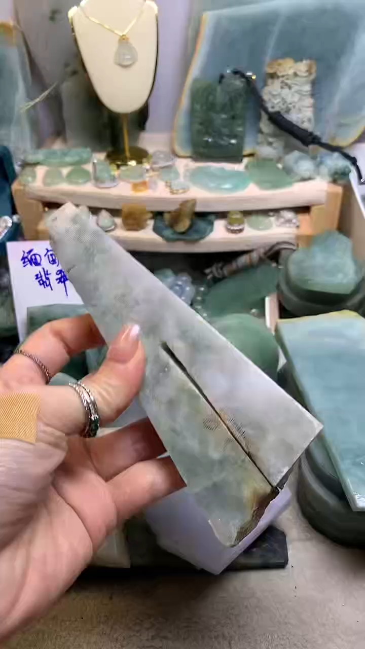 【闪购商品】翡翠挂件未镶嵌缅甸A货翡翠，没有运费险