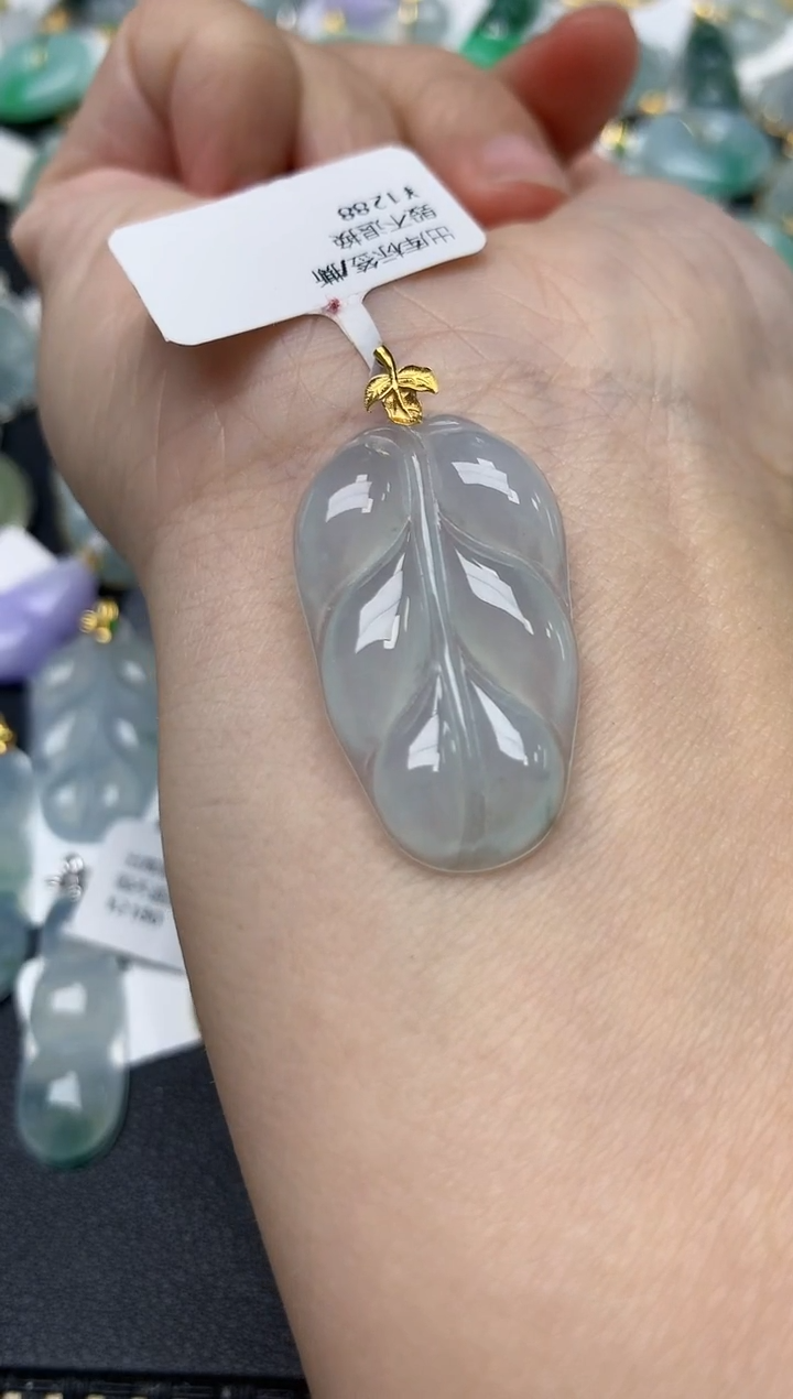 颈饰18K金镶嵌翡翠天然缅甸A货翡翠