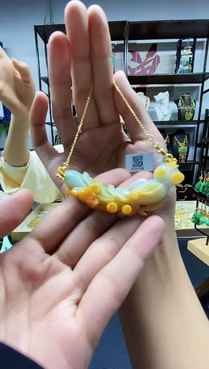 翡翠未镶嵌颈饰翡翠吊坠