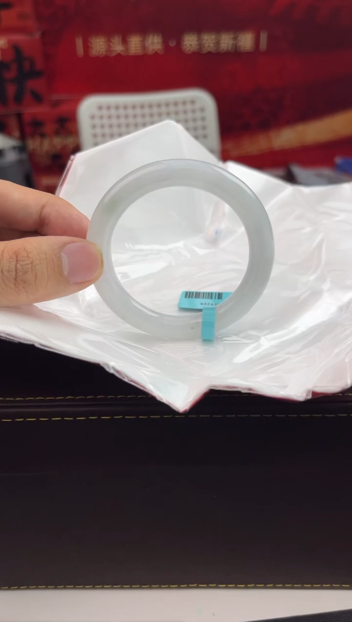 【闪购商品】翡翠手镯未镶嵌18翡翠手镯