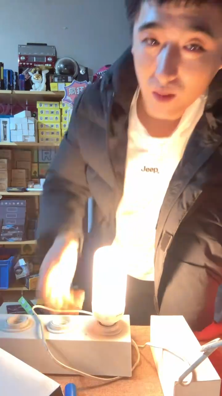 暖色灯泡发3个..