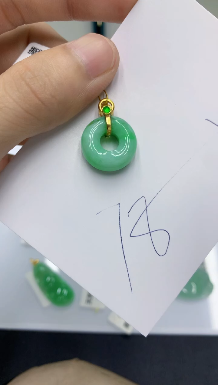 颈饰未镶嵌翡翠翡翠