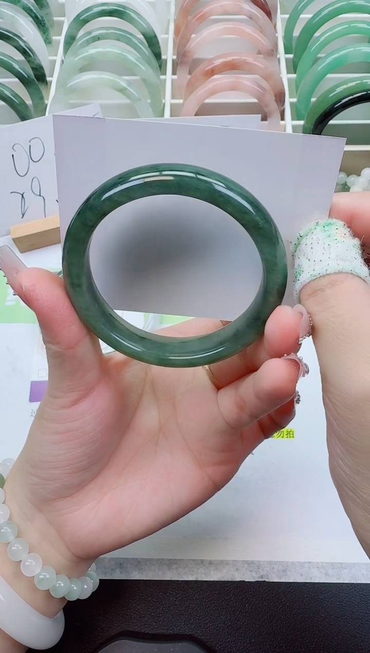 【闪购商品】石英质玉手镯未镶嵌231/56-58圈