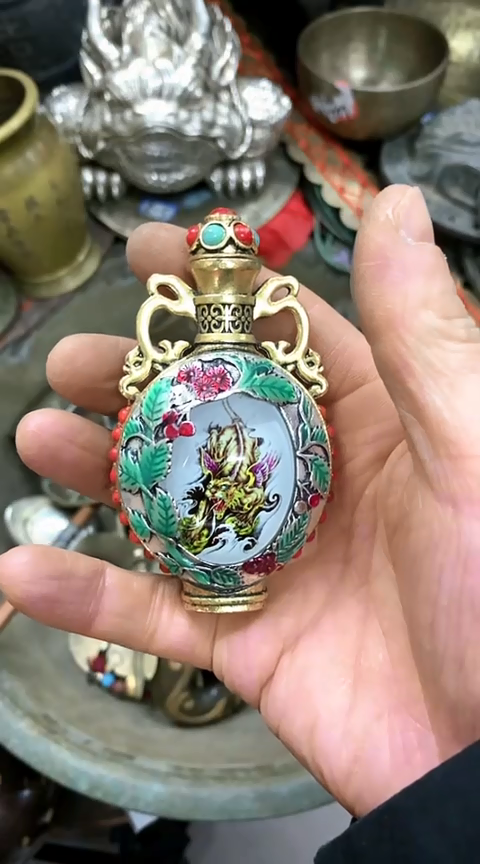 【闪购商品】一物一拍编号鼻烟壶