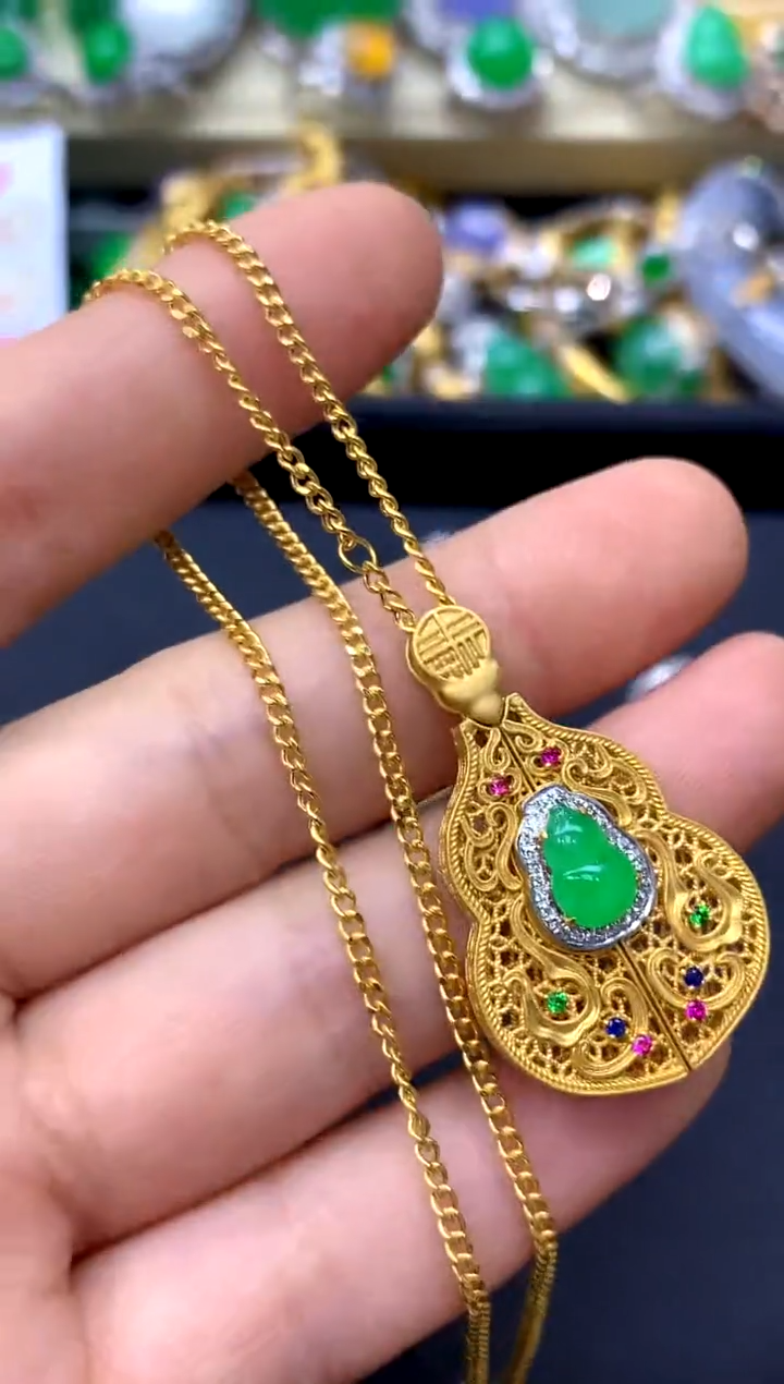 颈饰18K金镶嵌翡翠494-中国好珍宝