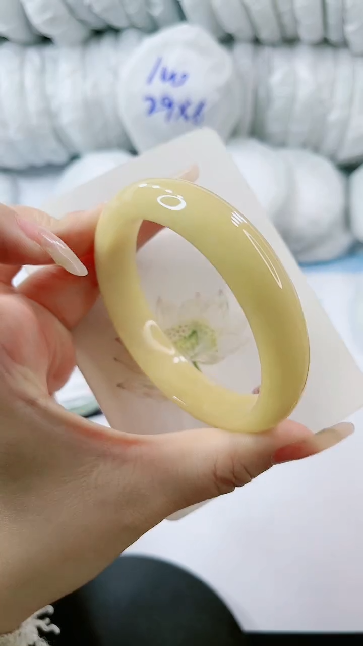 【闪购商品】石英质玉手镯未镶嵌多样性发货L436